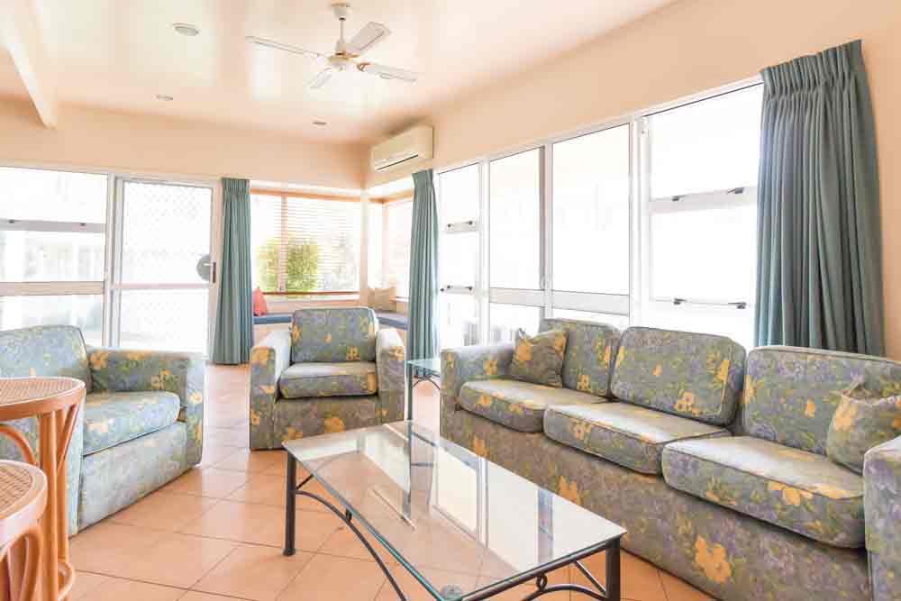 Rental Houses Apia Samoa Accommodation Motootua Spacious Living Room